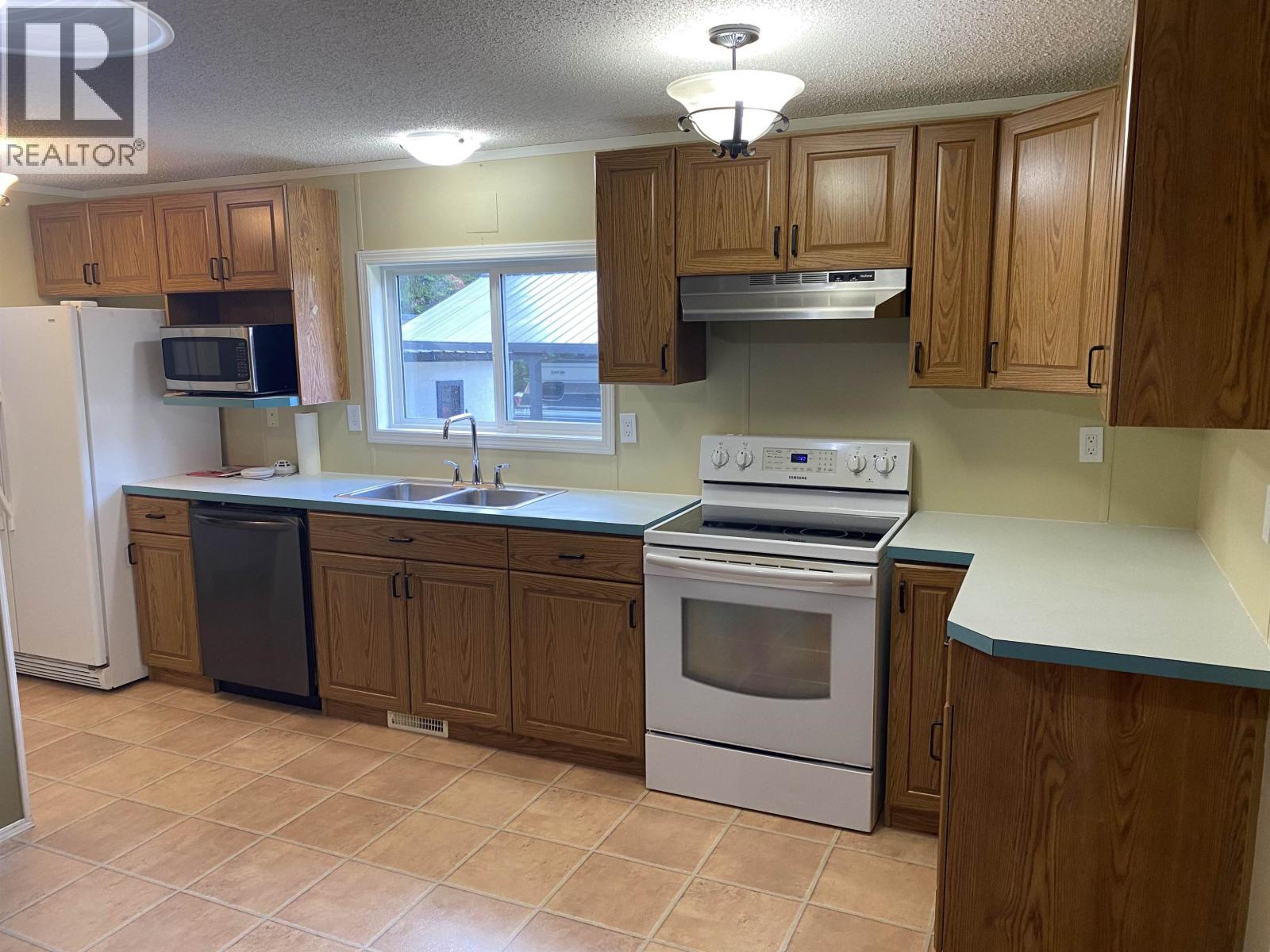 3061 THEE COURT