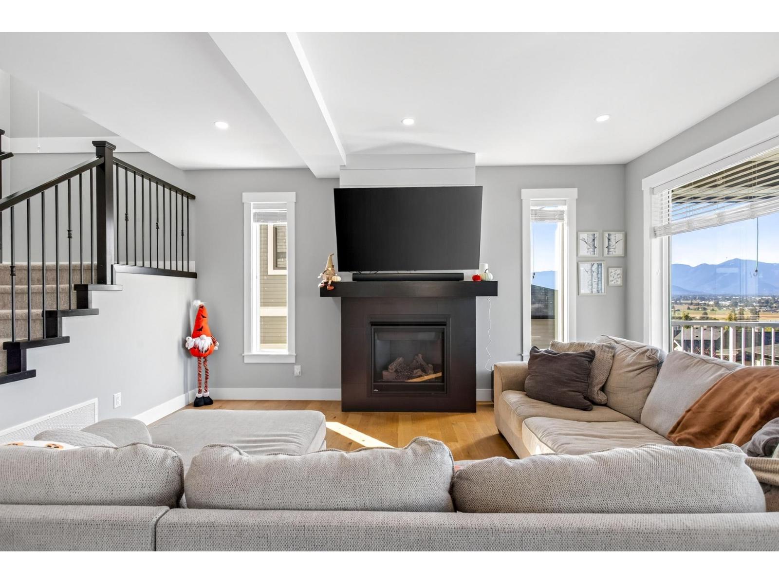 51067 COLERAINE AVENUE, Eastern Hillsides
