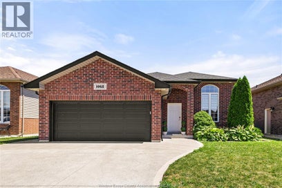 1068 THUNDERBAY AVENUE Windsor ON N8P 0C1
