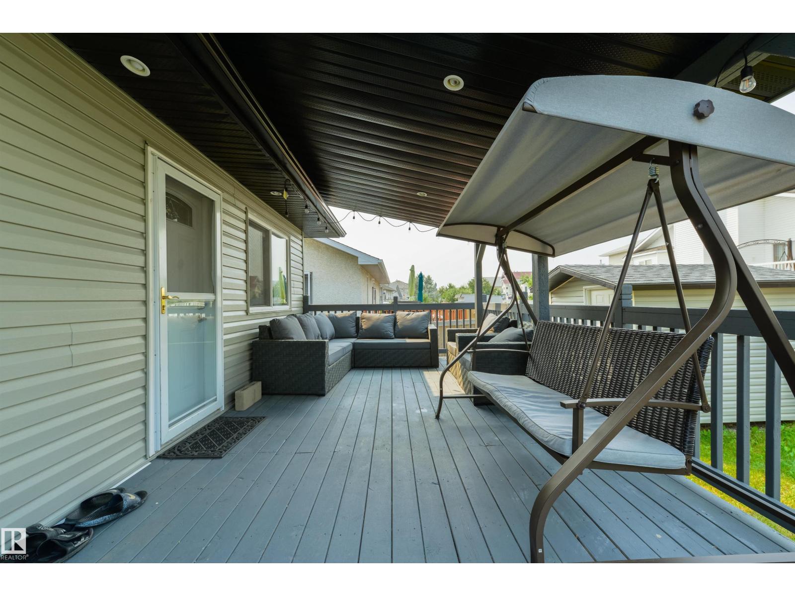 417 HOLLICK-KENYON RD NW