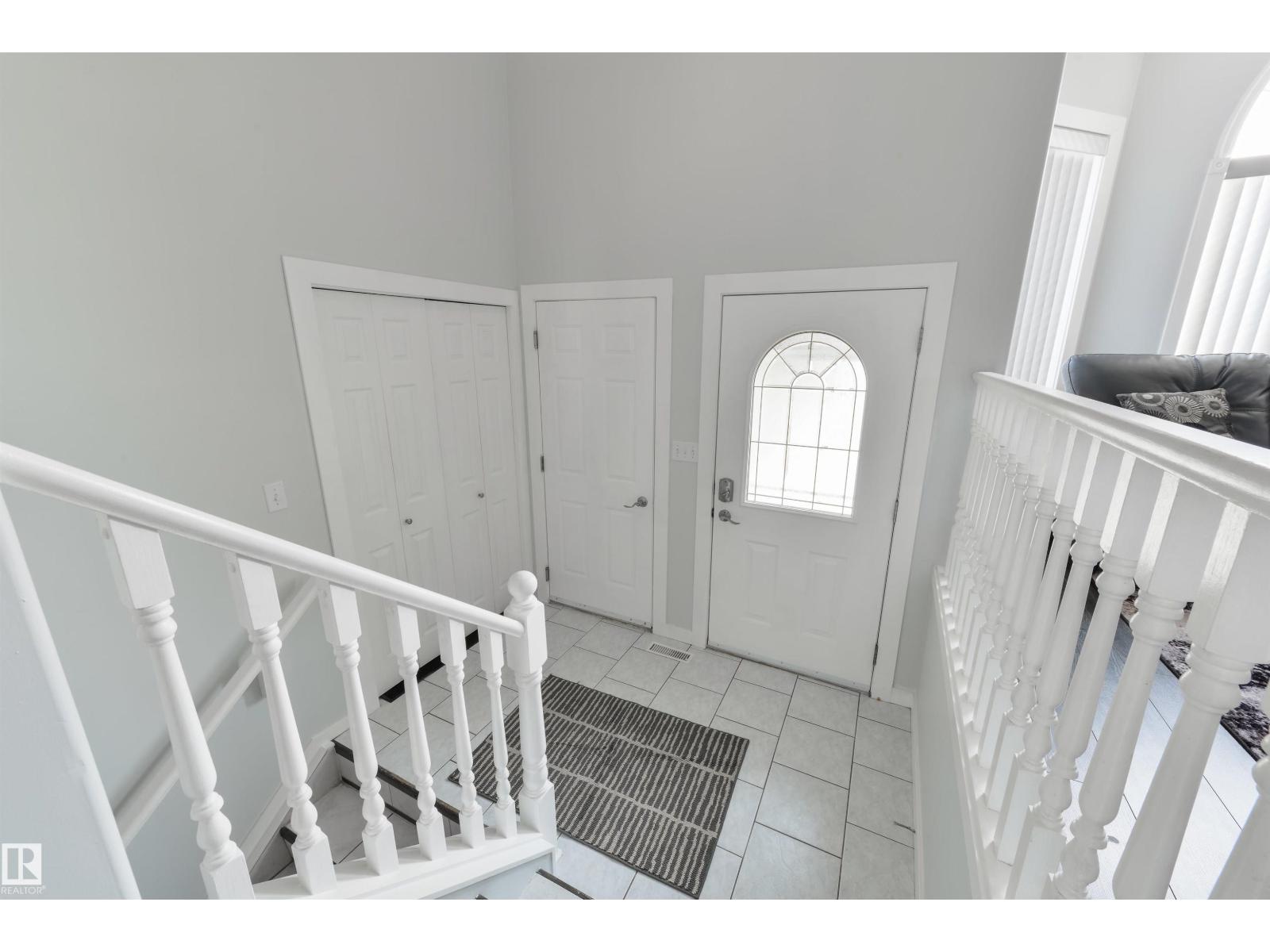 417 HOLLICK-KENYON RD NW