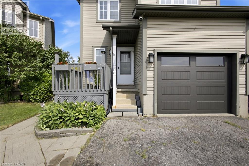 801 HUNTERS GATE Crescent