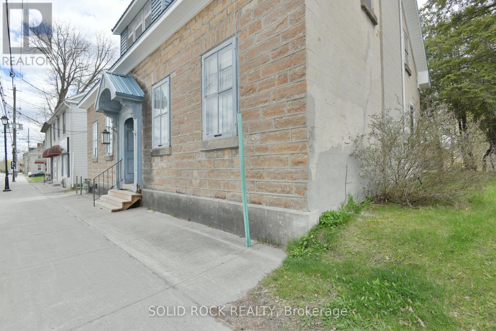 28 WILSON STREET W