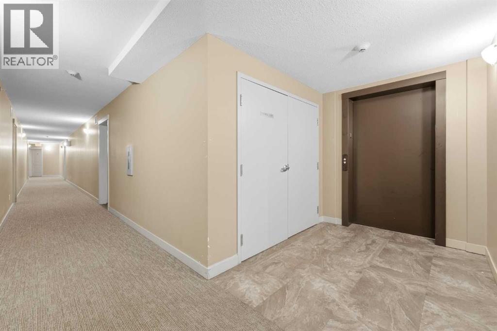 301, 15 Saddlestone Way NE
