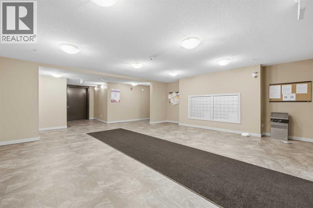 301, 15 Saddlestone Way NE