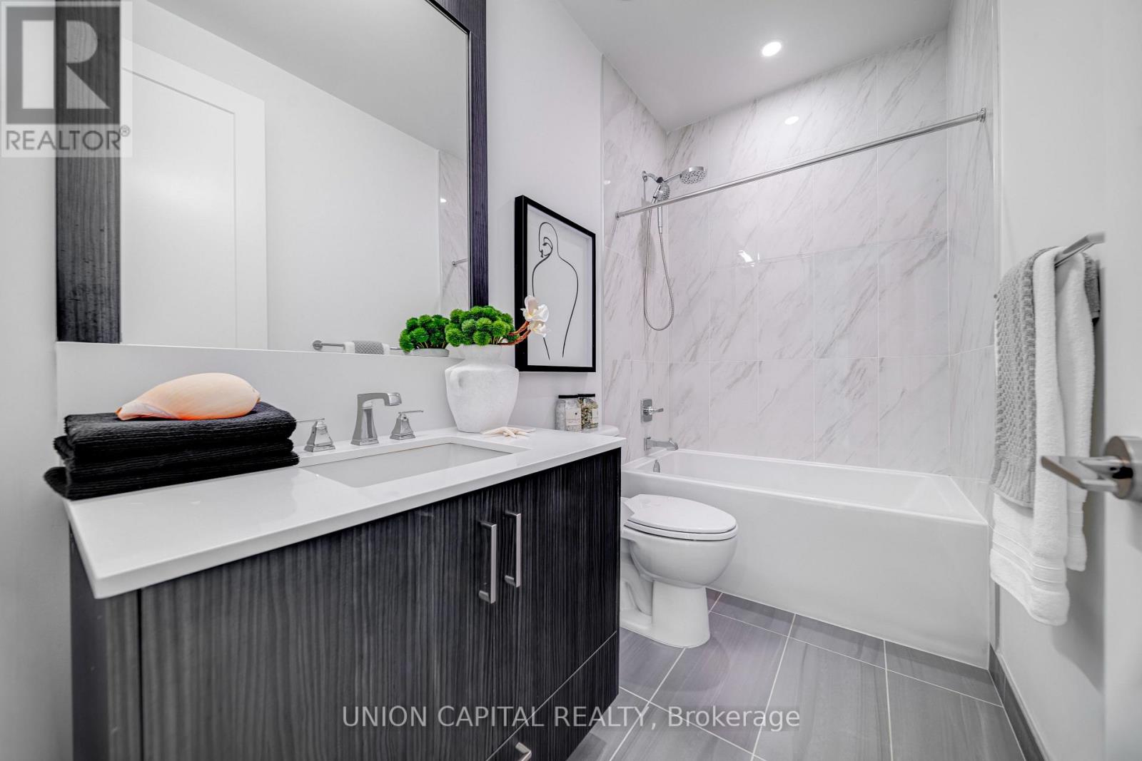 120 - 25 ADRA GRADO WAY