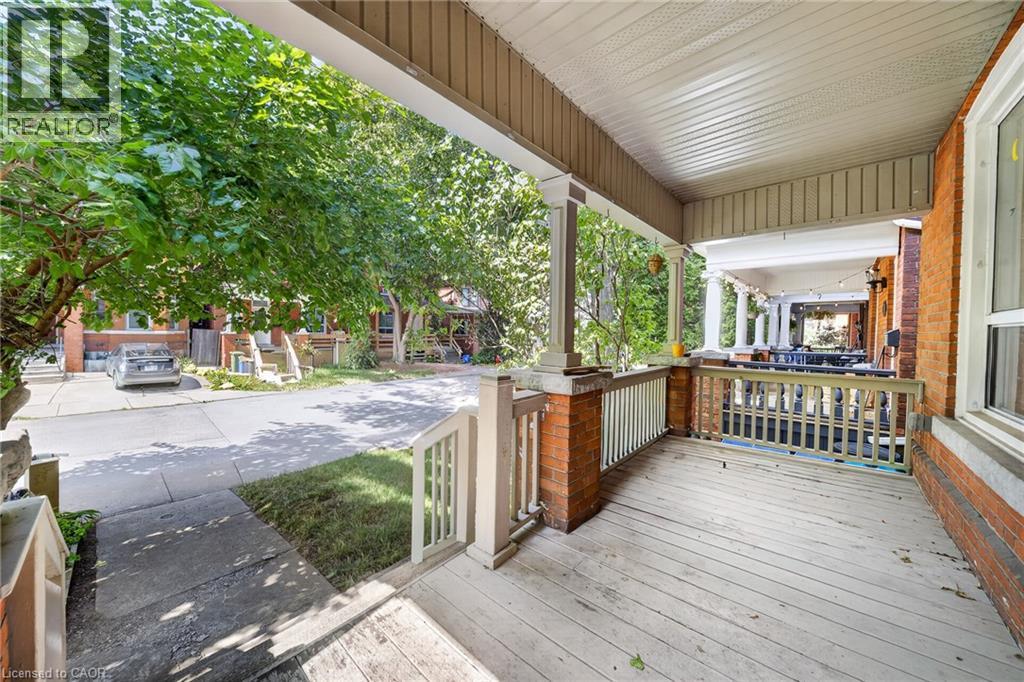 109 GLADSTONE Avenue