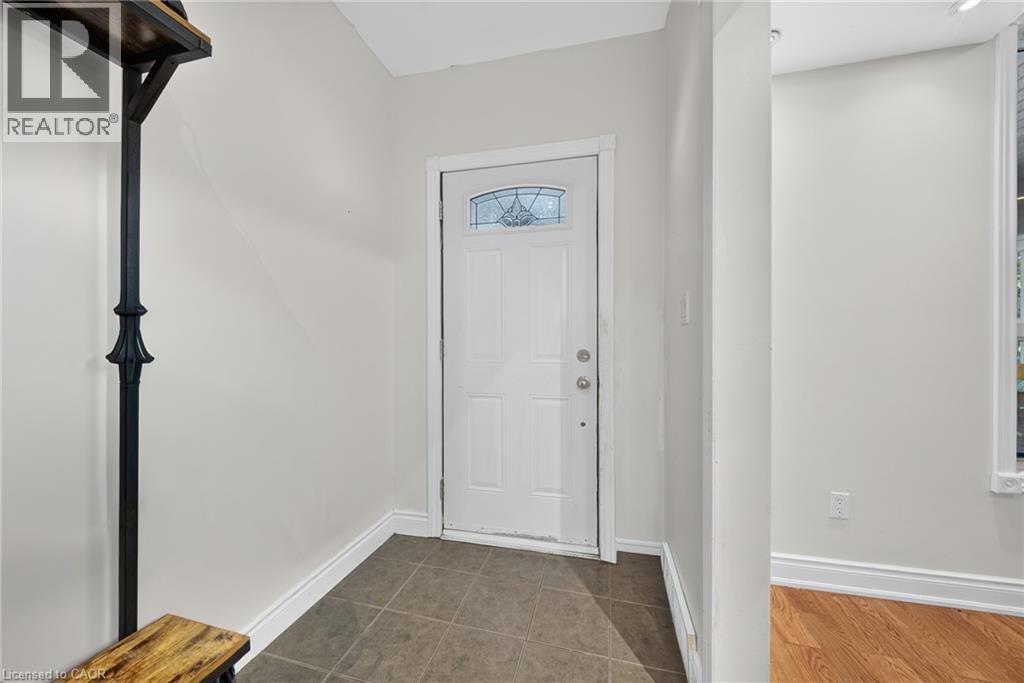109 GLADSTONE Avenue