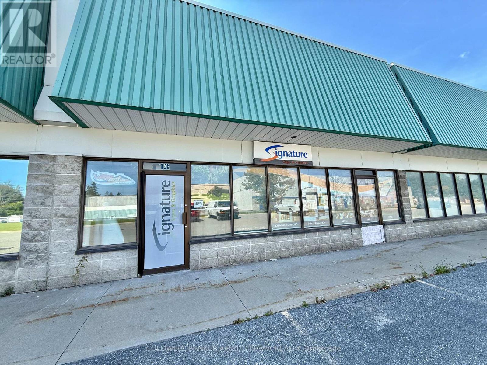 13 - 77 AURIGA DRIVE