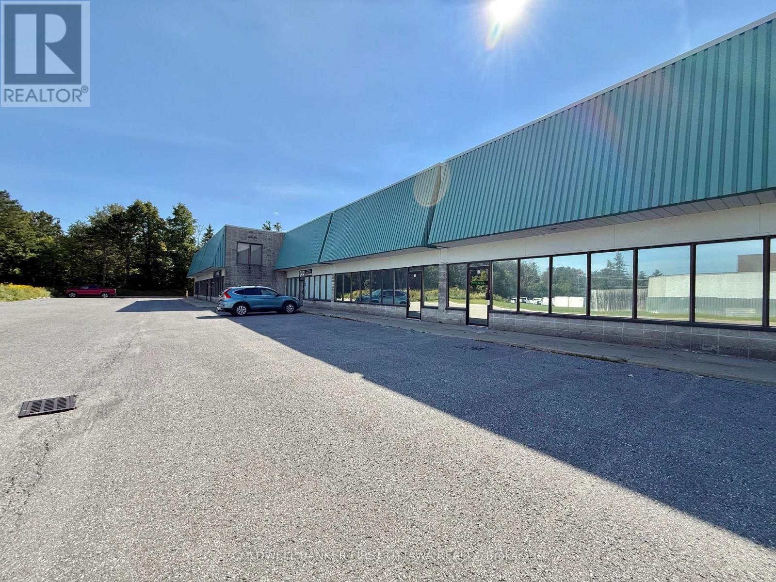 13 - 77 AURIGA DRIVE