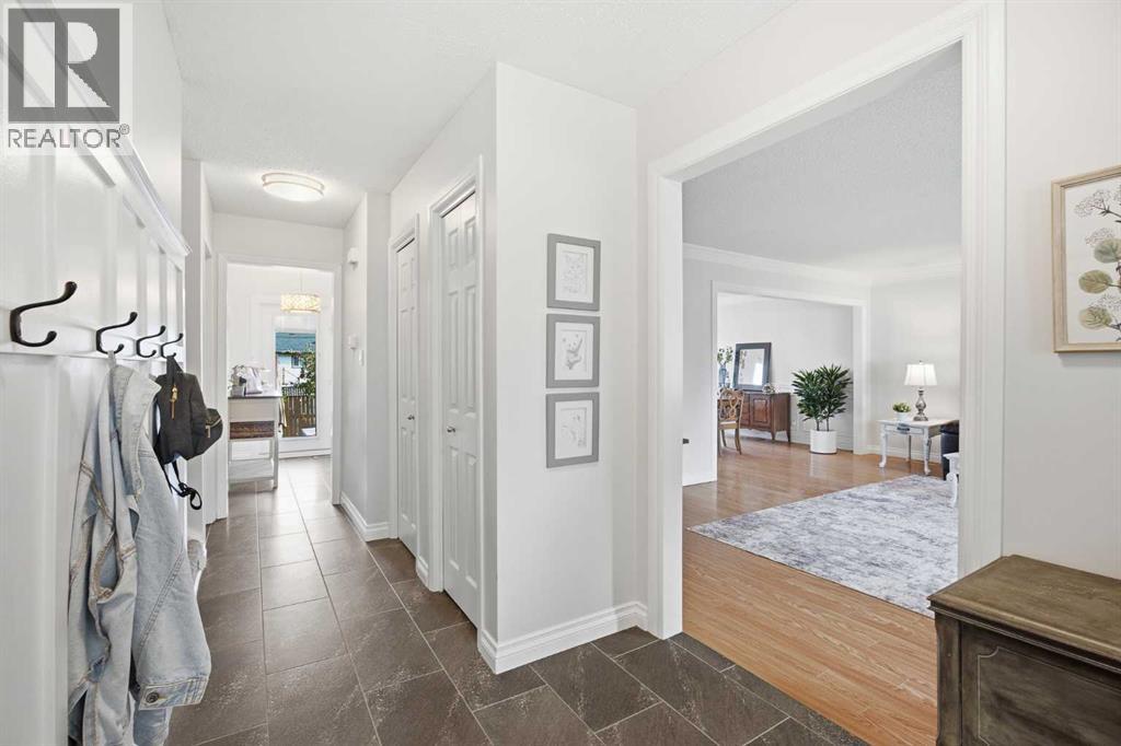 71 Lake Geneva Place SE