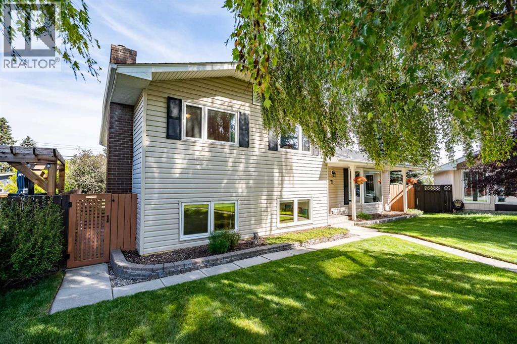71 Lake Geneva Place SE