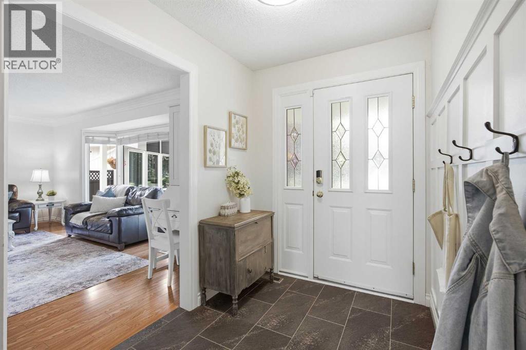 71 Lake Geneva Place SE