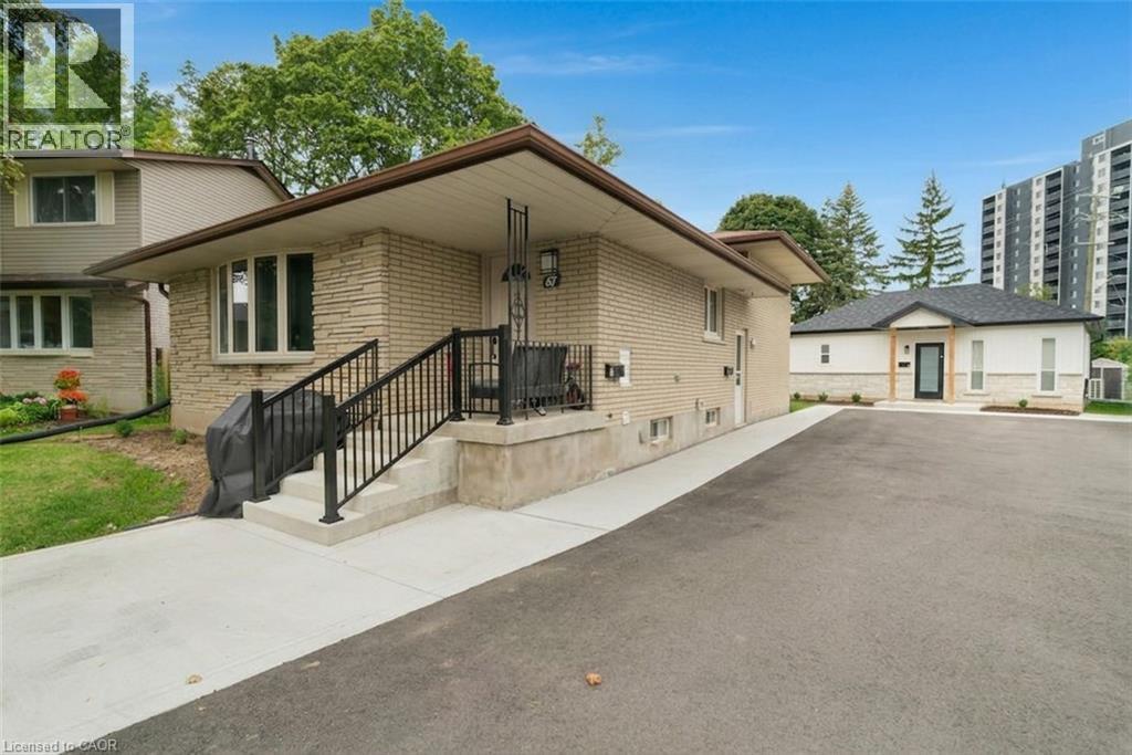 67 KIMBERLY Crescent Unit# UPPER