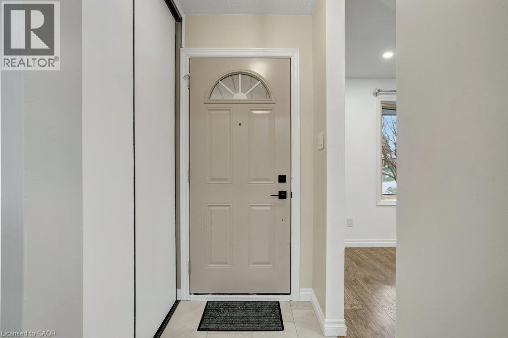 67 KIMBERLY Crescent Unit# UPPER
