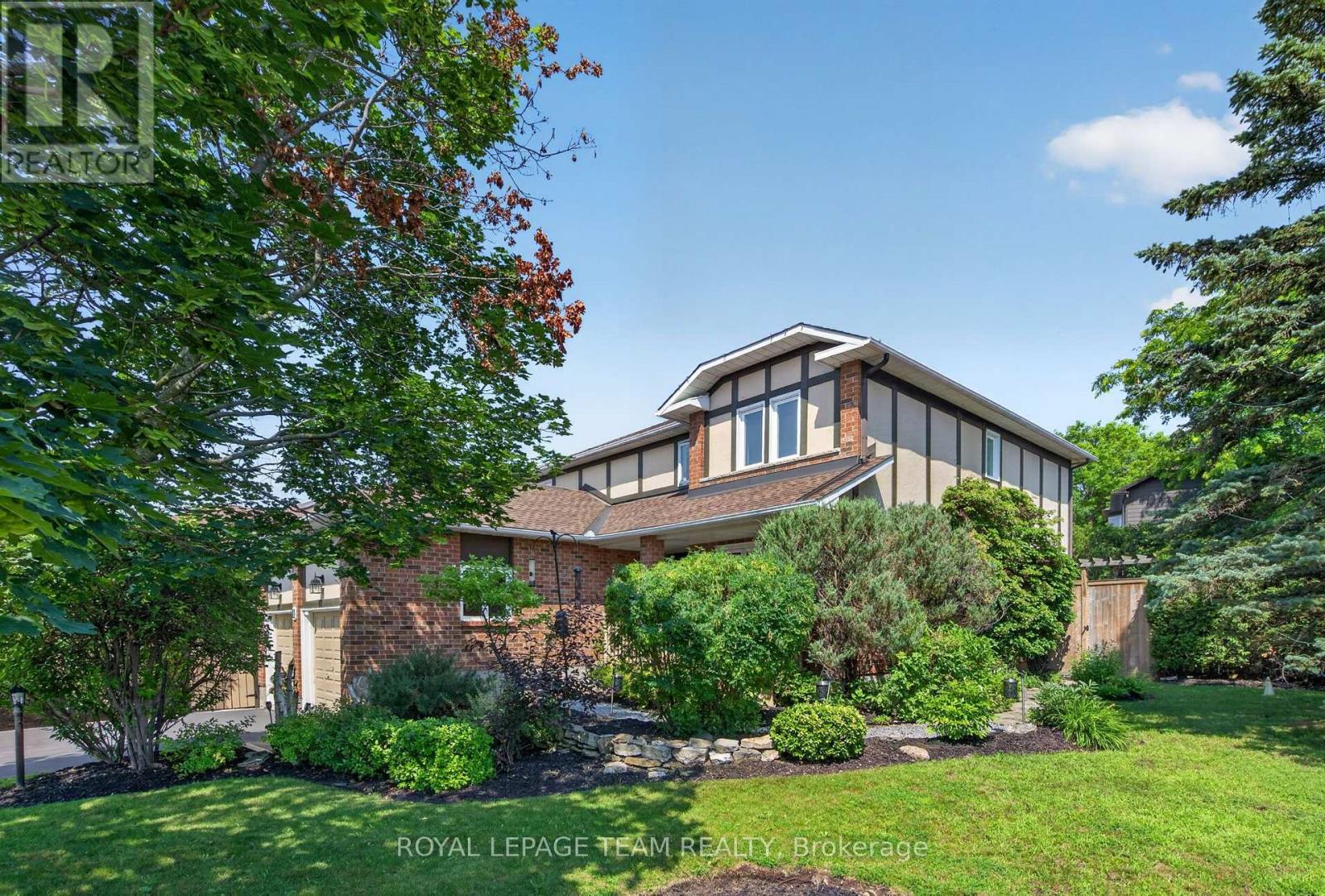 11 FESSENDEN WAY