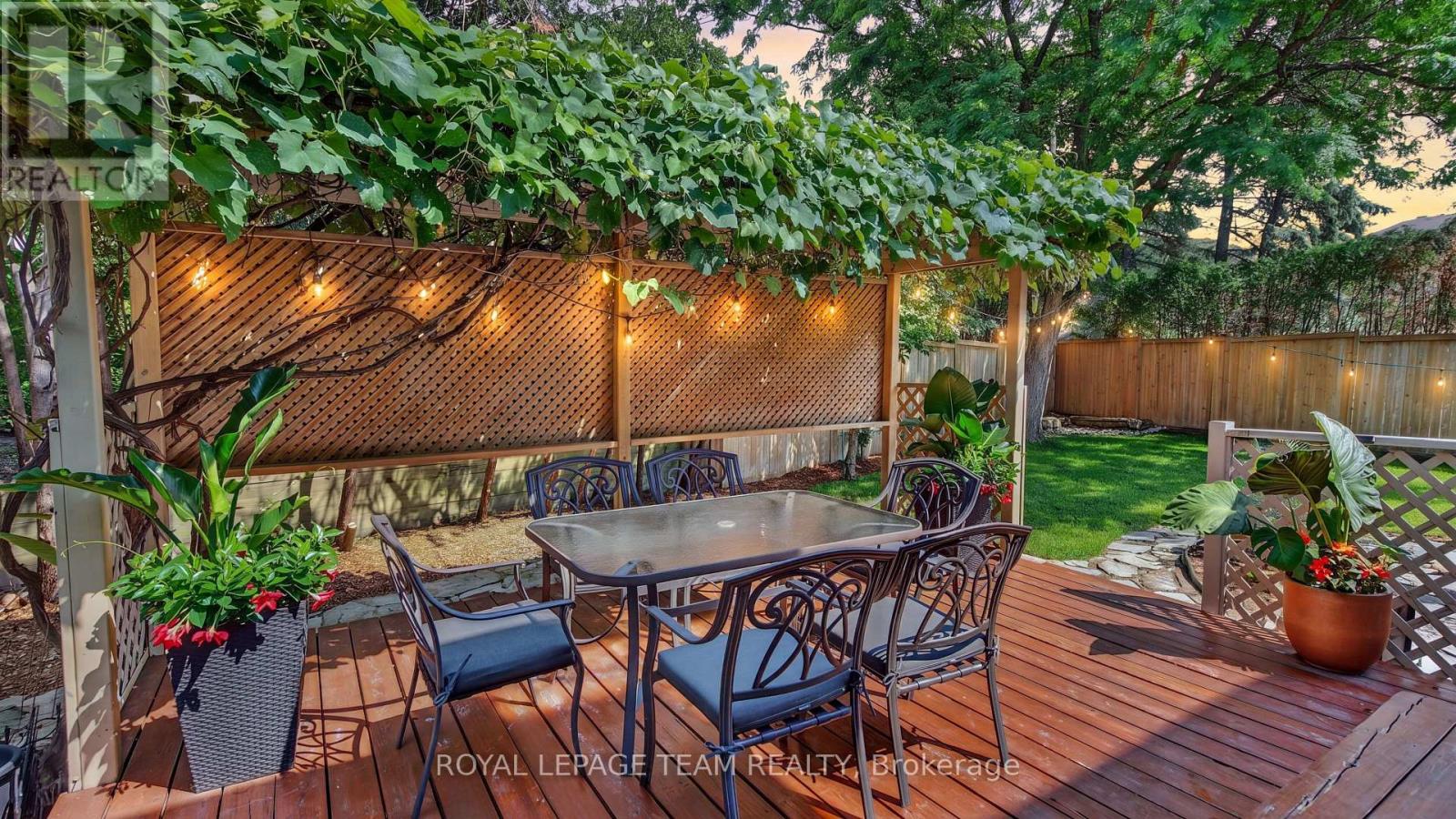 11 FESSENDEN WAY