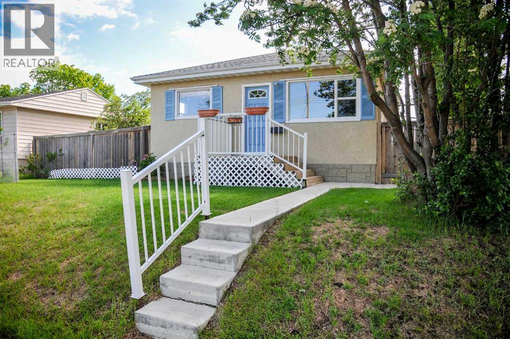 5223 46 STREET, CAMROSE, AB T4V 1H4 - Image 3479886151.jpeg?d=l