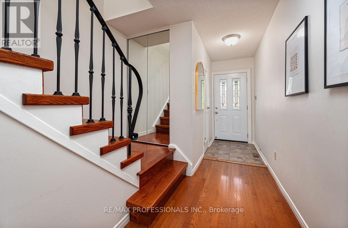 176 - 1951 RATHBURN ROAD E