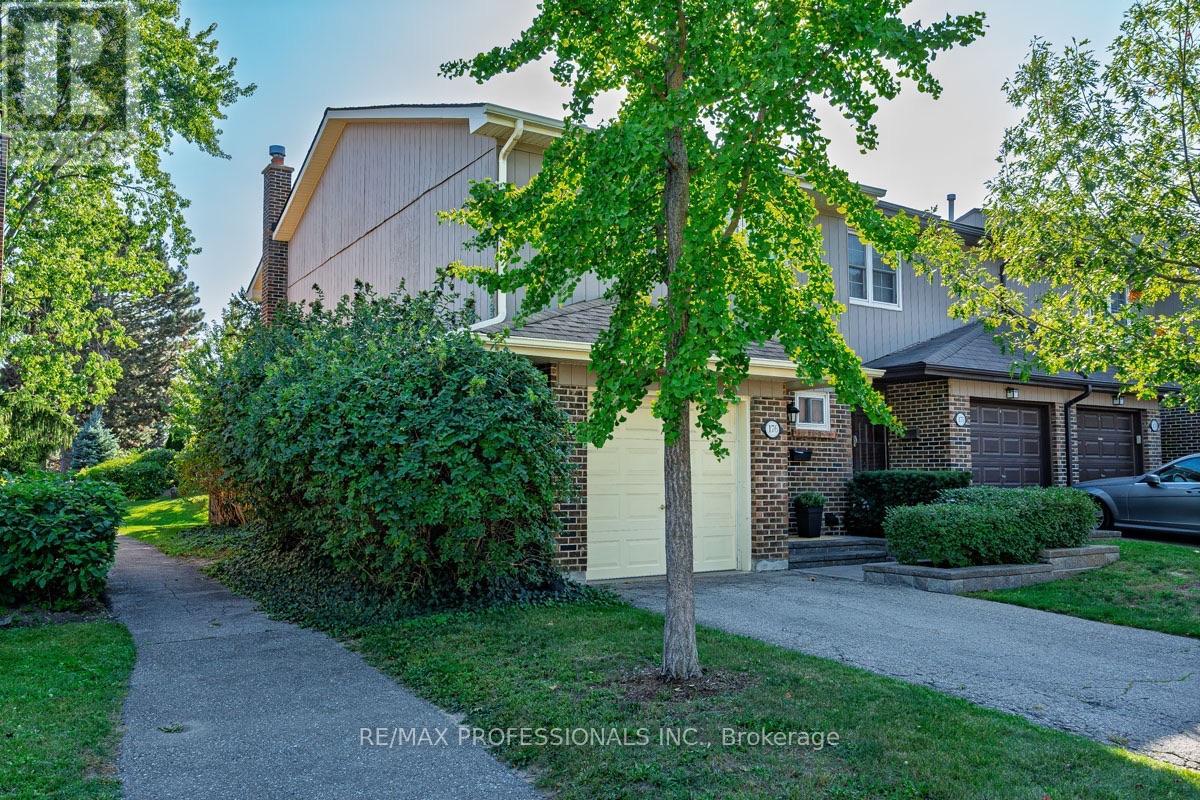 176 - 1951 RATHBURN ROAD E