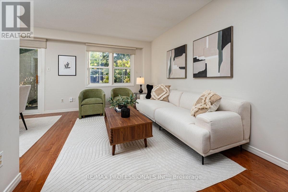 176 - 1951 RATHBURN ROAD E