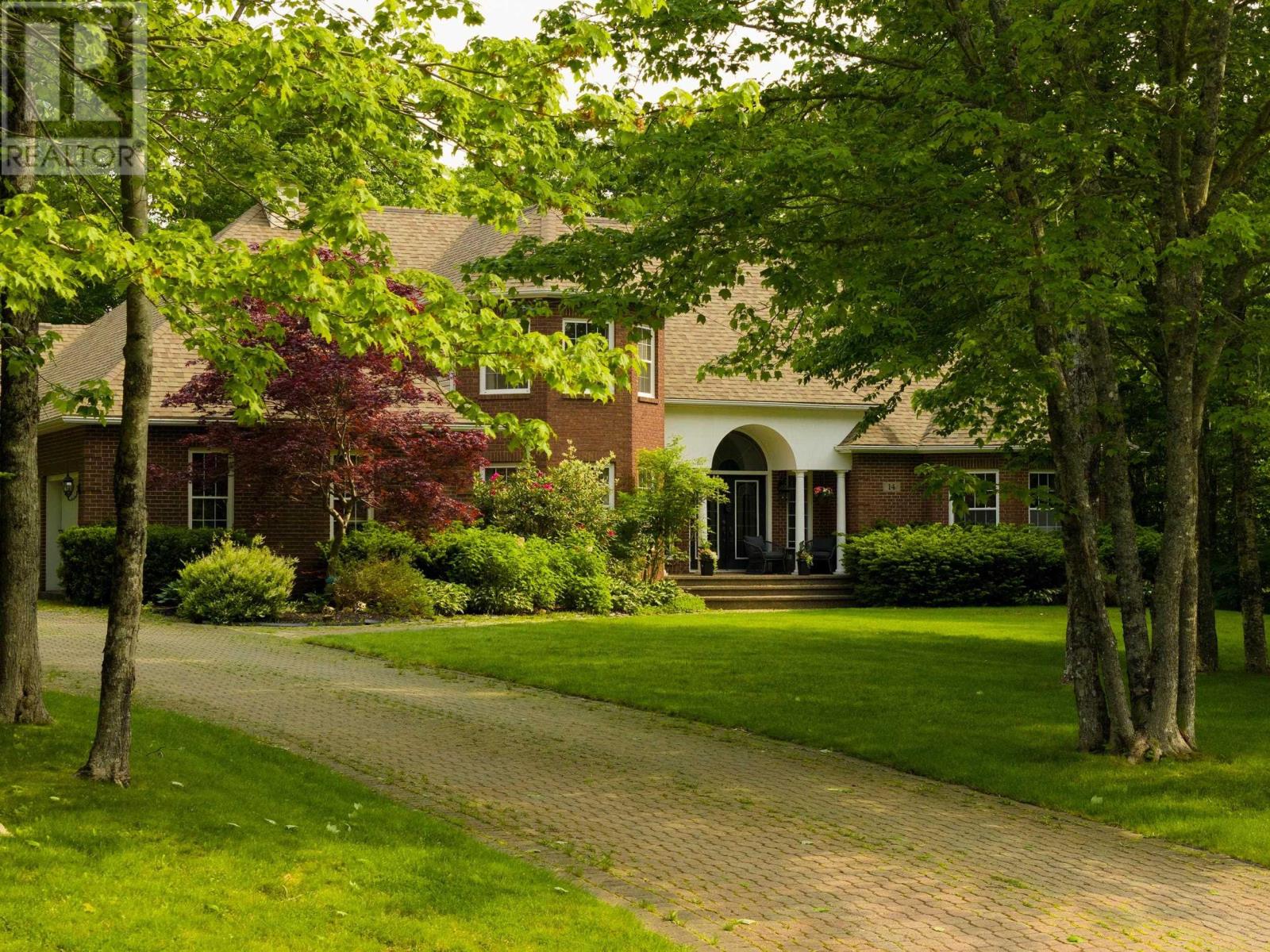 14 Club House Lane - Photo 2