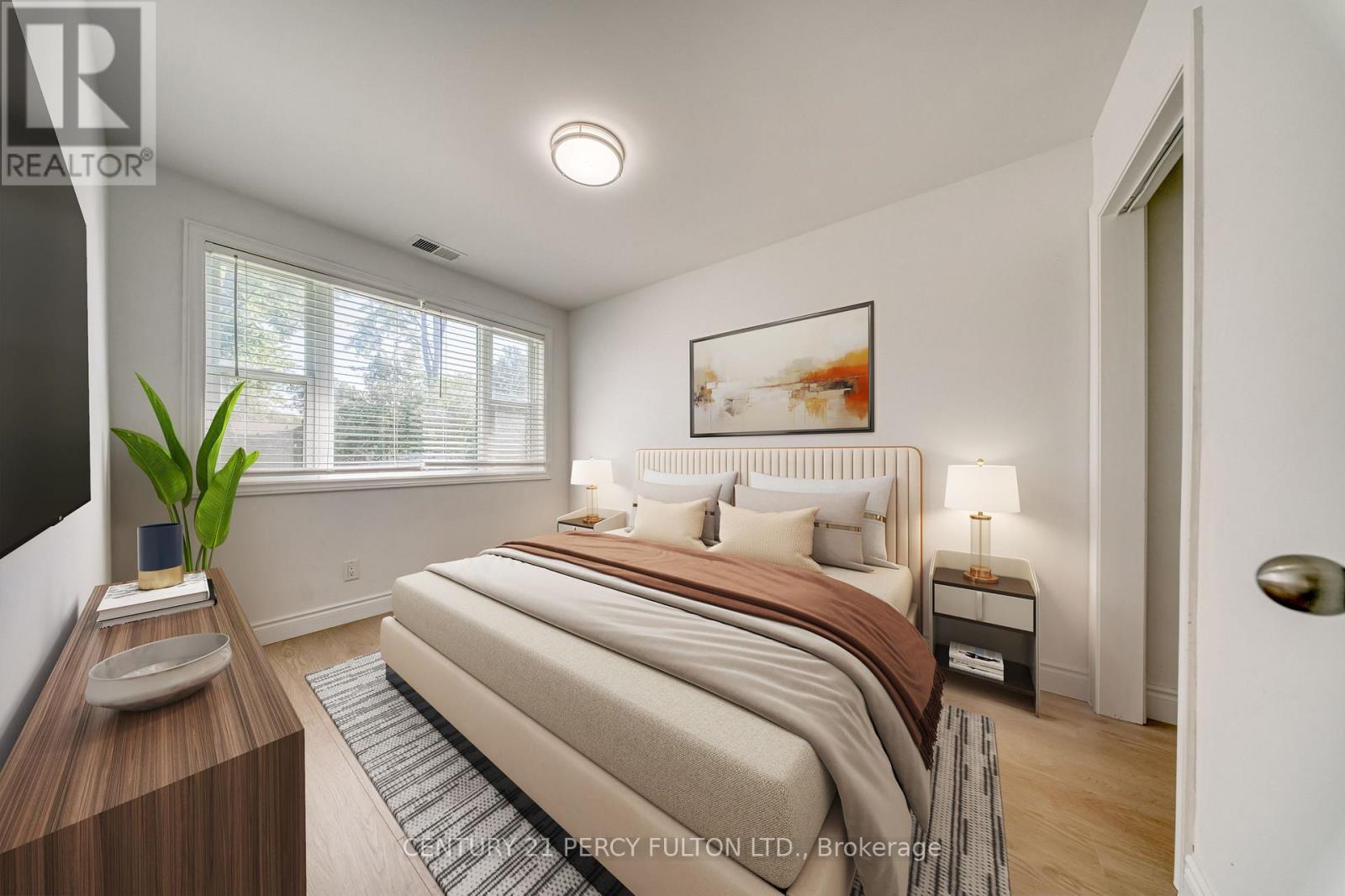 242 SIMCOE AVENUE