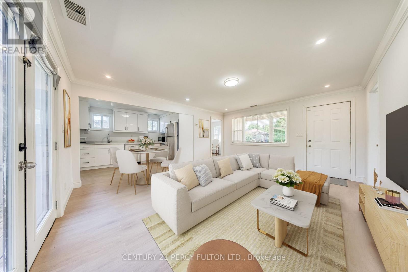 242 SIMCOE AVENUE