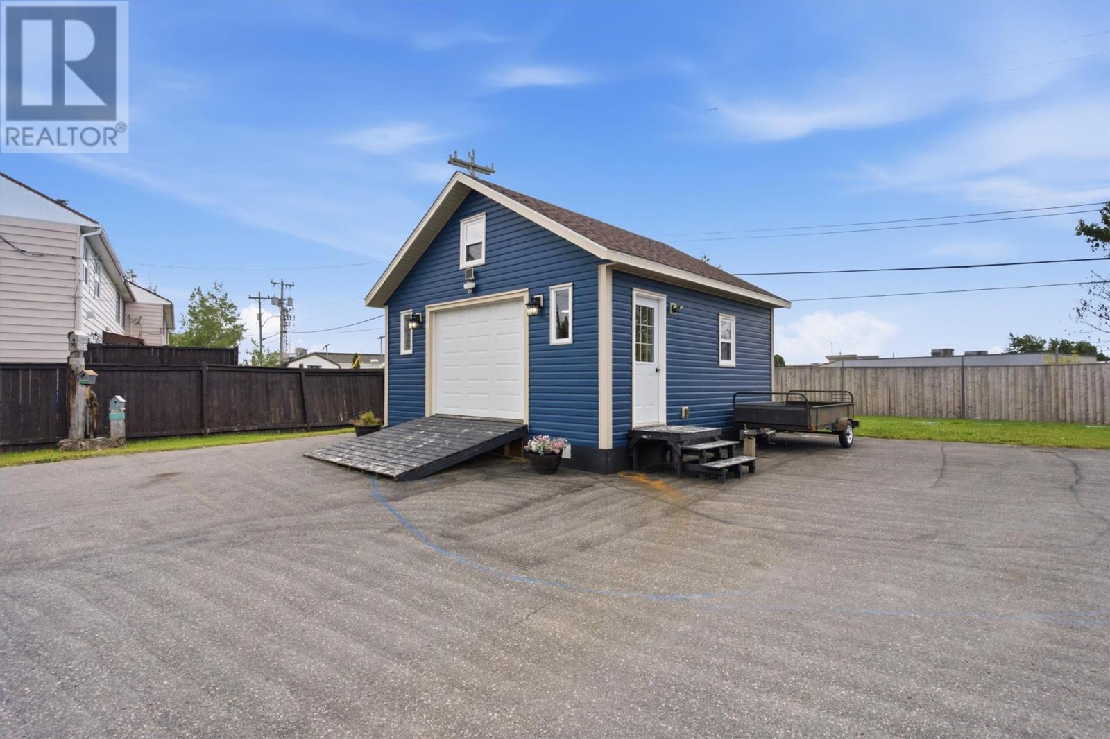 98 SULLIVAN Avenue