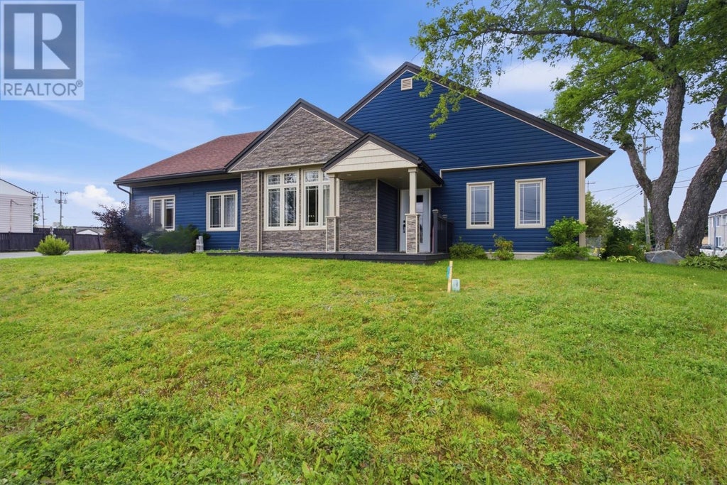 98 SULLIVAN AVENUE, GANDER, NF  - Image 2136101874.jpeg?d=l
