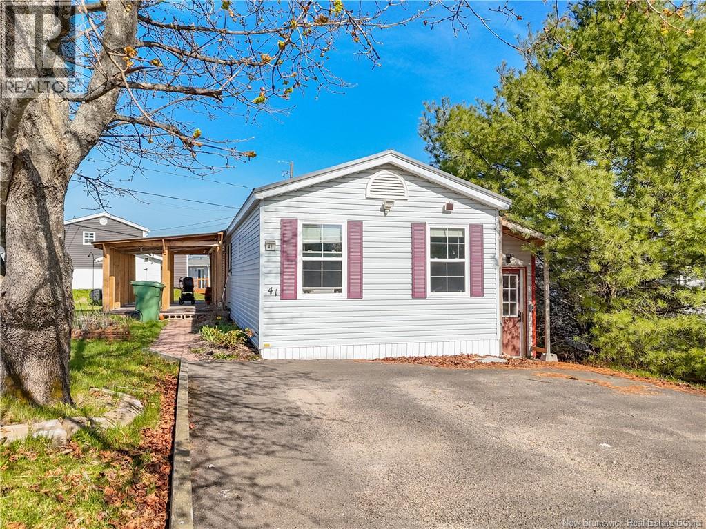 41 Bayberry Street - Photo 2