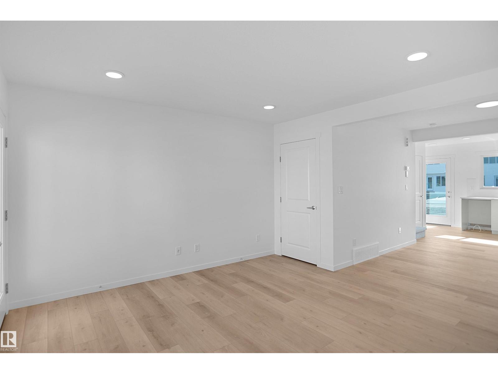 505 177 AV NE