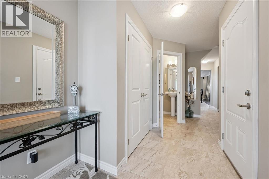 43 GOLDENVIEW Drive