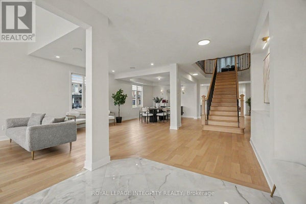 660 Miikana Rd, Ottawa, ON 3