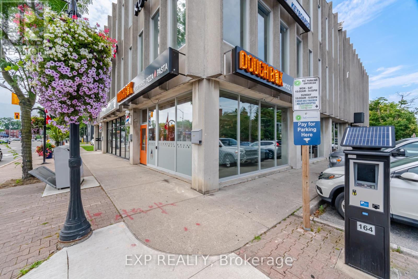 CORNER - 230 LAKESHORE ROAD E