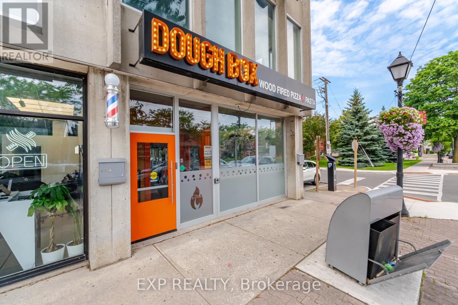 CORNER - 230 LAKESHORE ROAD E