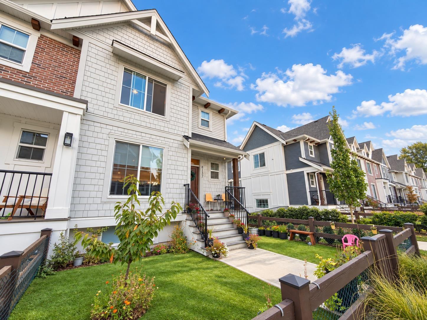 8137 FOXFERN ROAD, Lower Landing