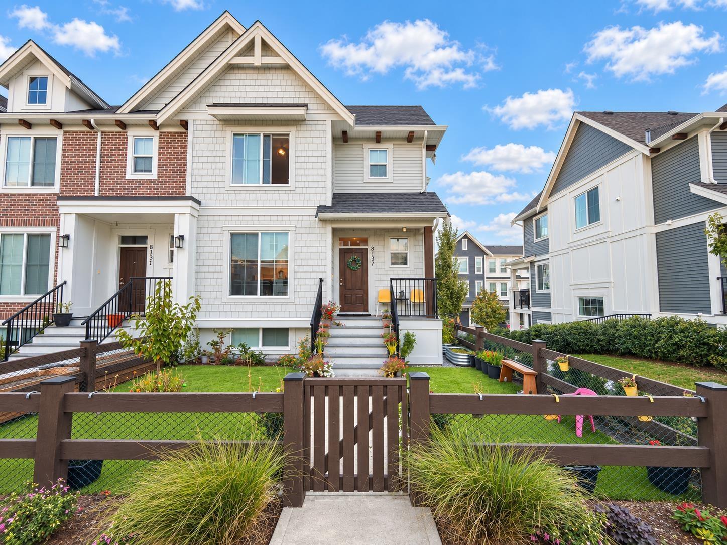 8137 FOXFERN ROAD, Lower Landing