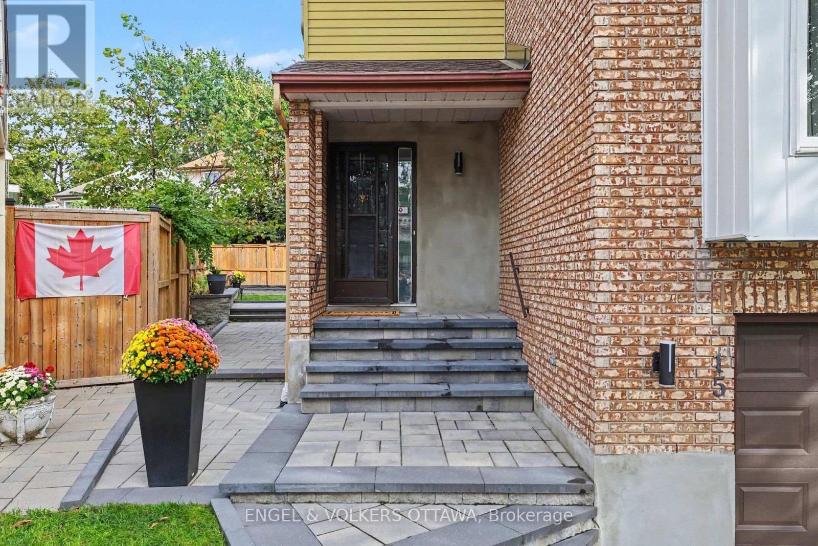 15 ARCHER SQUARE
