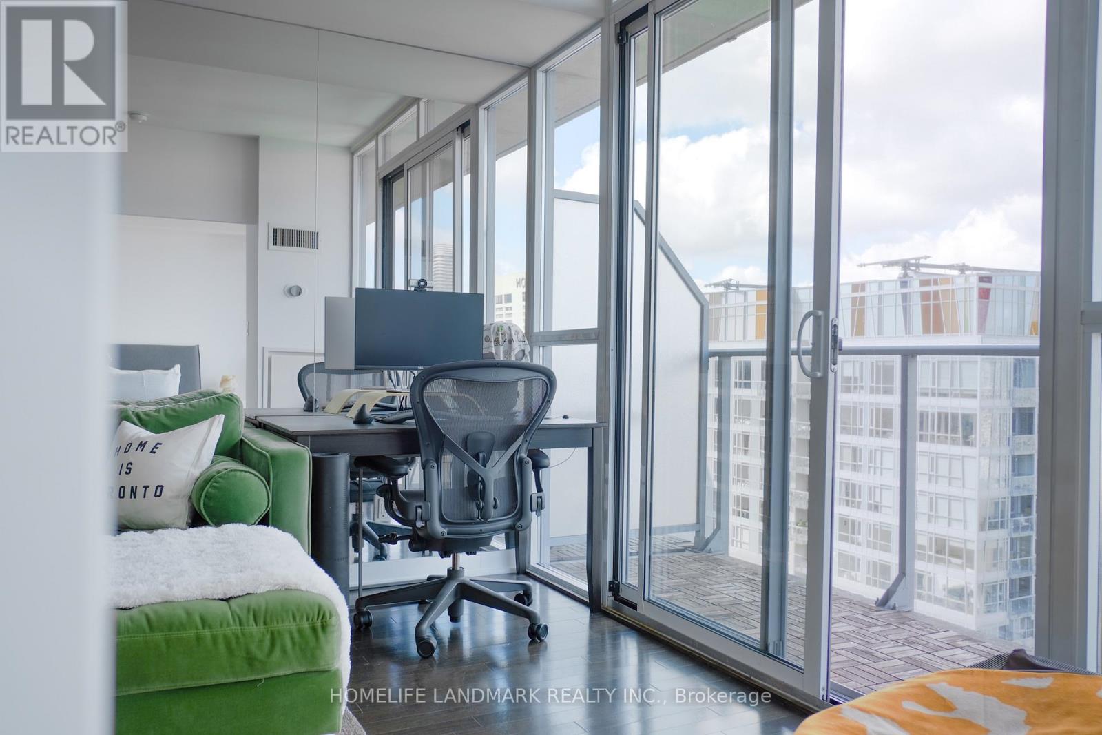3306 - 126 SIMCOE STREET