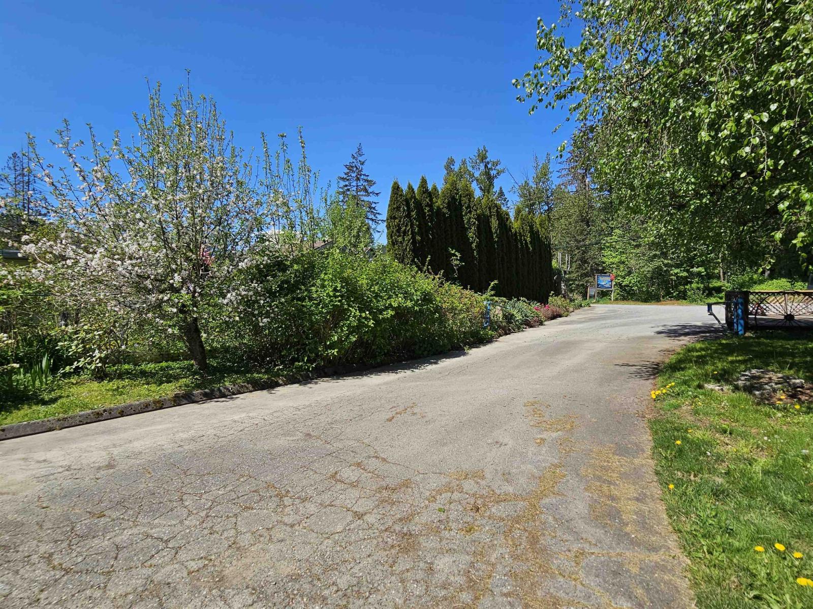 2226 LOUGHEED HIGHWAY, Mt Woodside