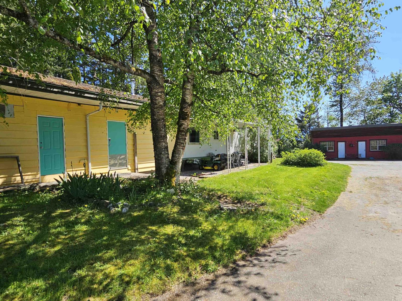 2226 LOUGHEED HIGHWAY, Mt Woodside