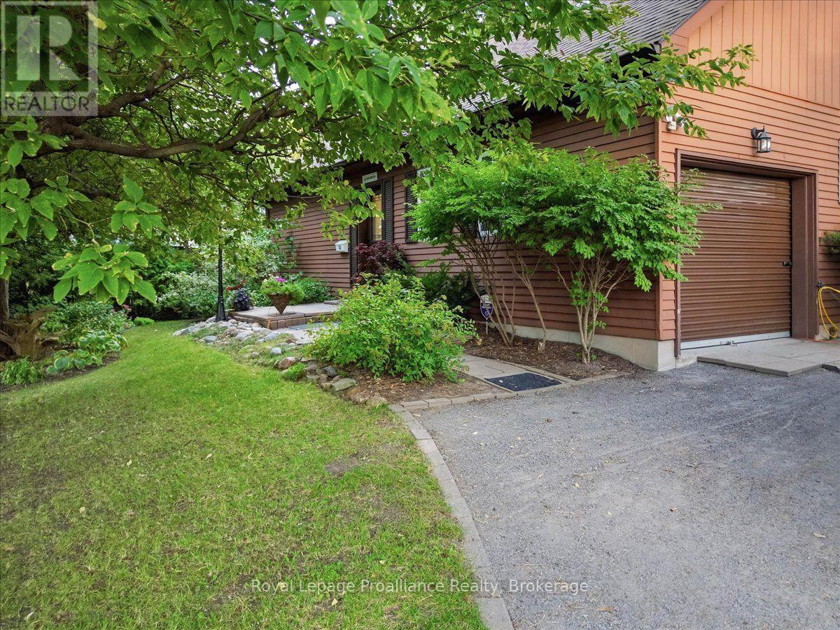 33 LESLEY DRIVE