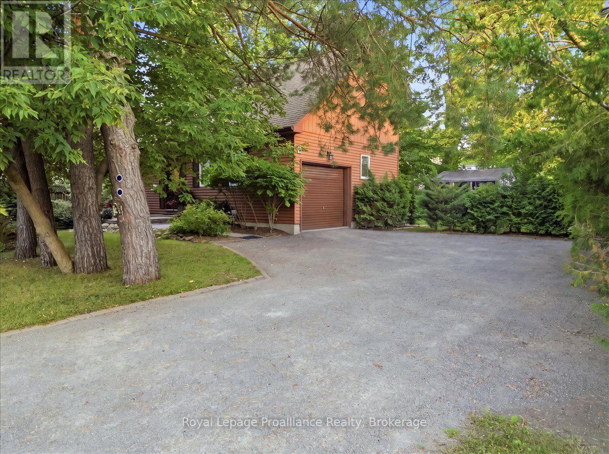 33 LESLEY DRIVE