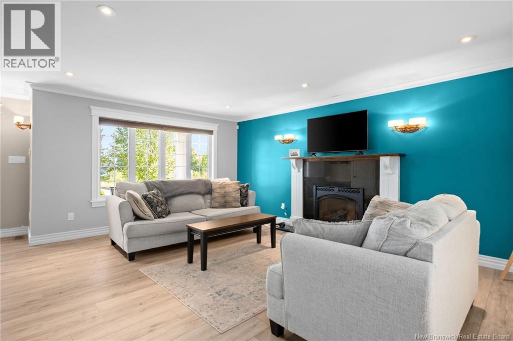 197 Amiens Drive - Photo 3