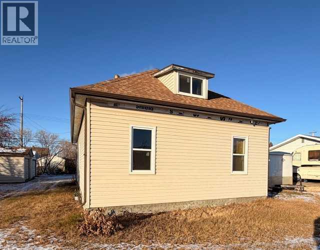 4832 49 STREET, HARDISTY, AB T0B 1V0 - Image 3870141214.jpeg?d=l