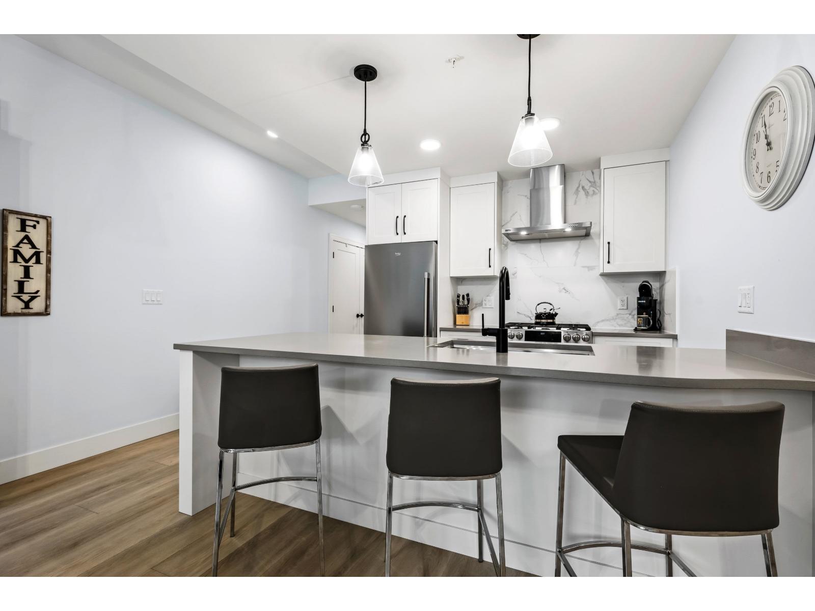 608 120 ESPLANADE AVENUE, Harrison Hot Springs