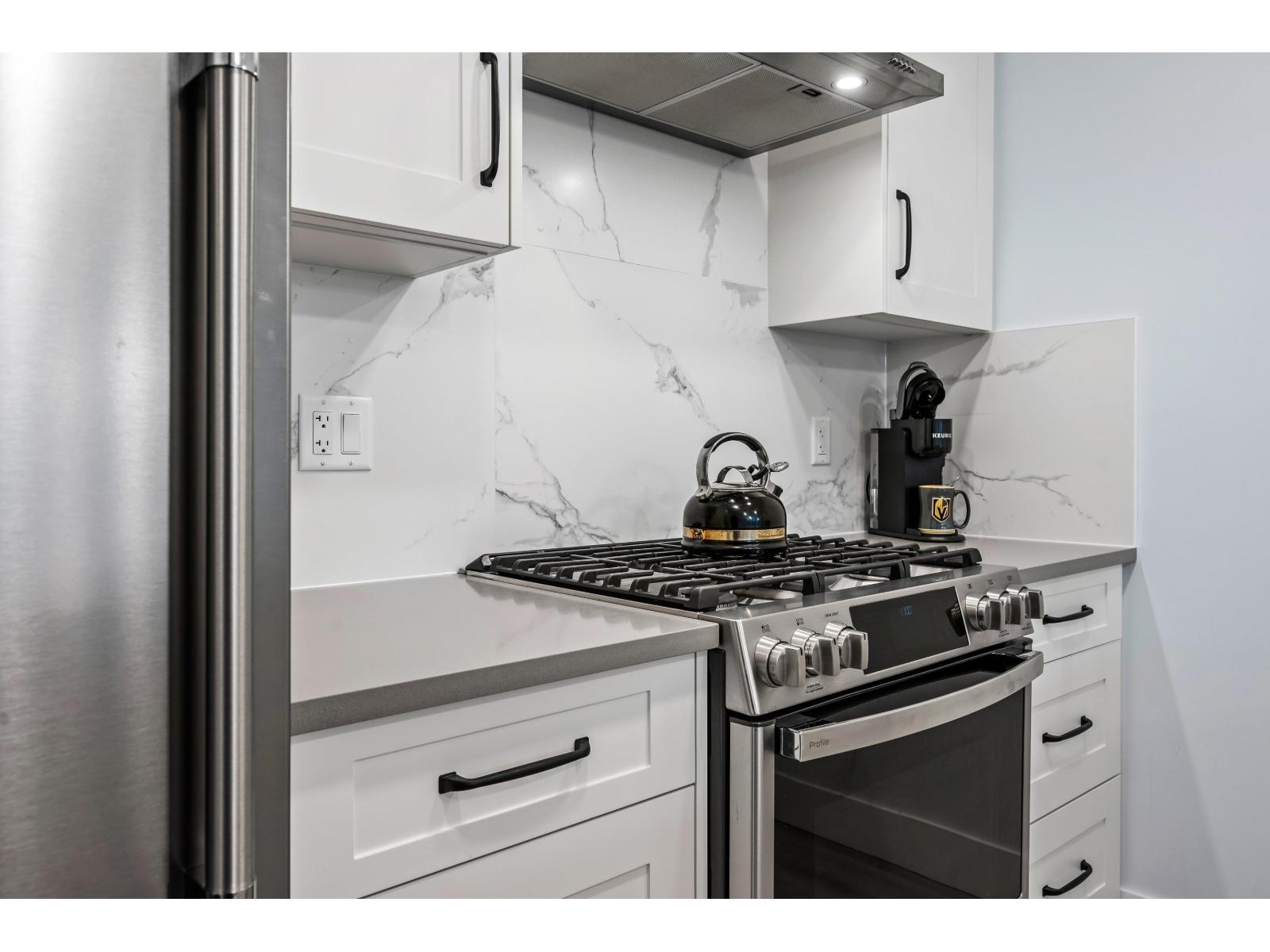 608 120 ESPLANADE AVENUE, Harrison Hot Springs