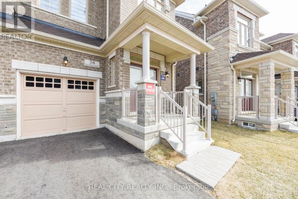 38 Silver Meadow Gdns, Hamilton (Waterdown), ON 4