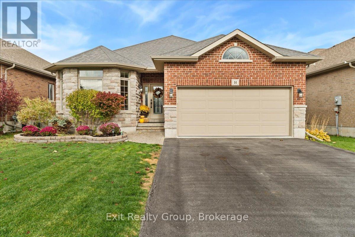 14 CAVENDISH DRIVE - Photo 2